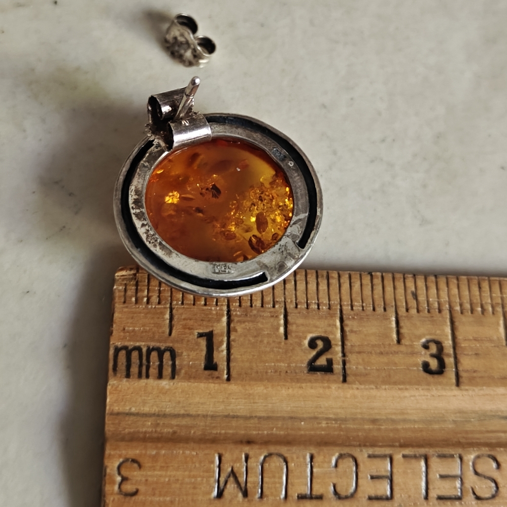 Vintage Baltic Amber and Sterling Silver Earrings - Picture 11 of 12
